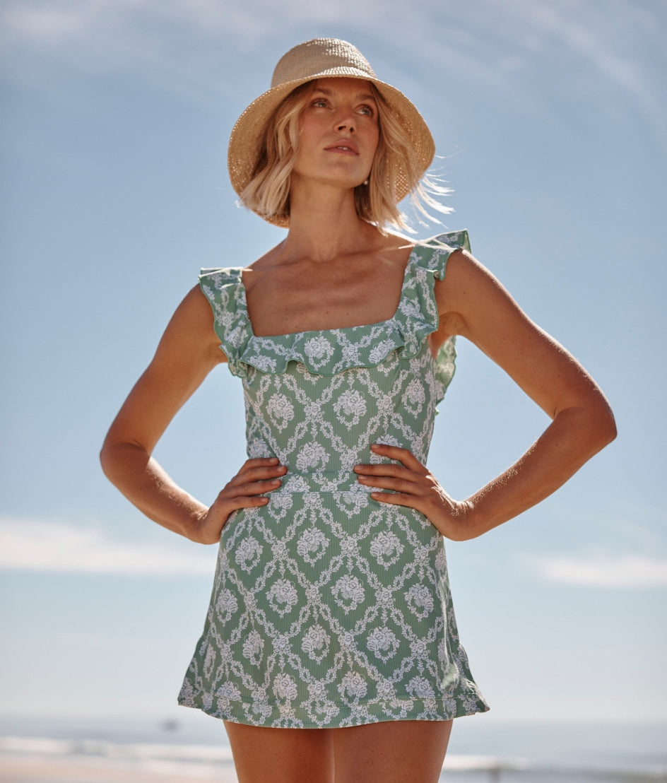 The Classic Pool Skirt - Garland Hampers