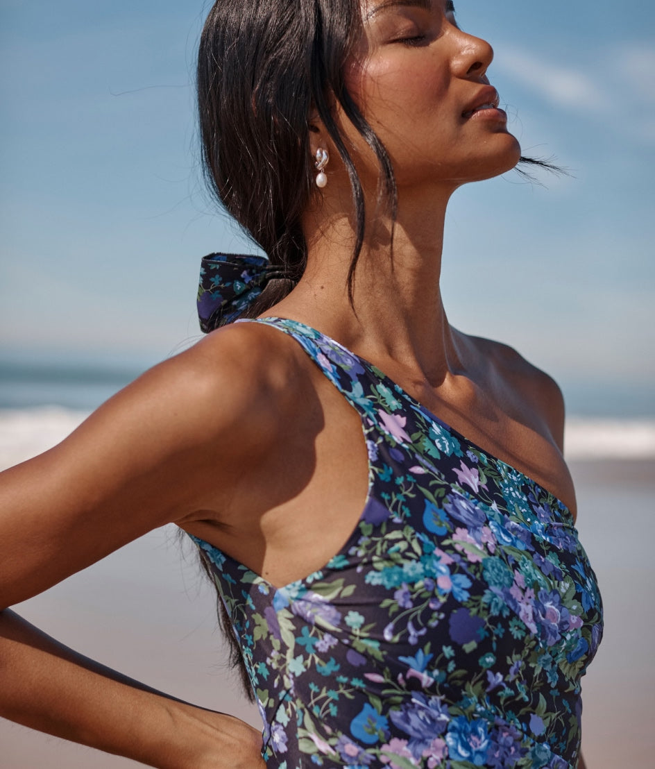 The Long Torso Sidestroke - Bouquet Carnival