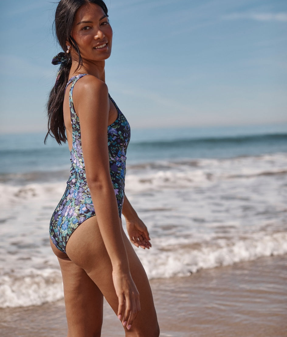 The Long Torso Sidestroke - Bouquet Carnival