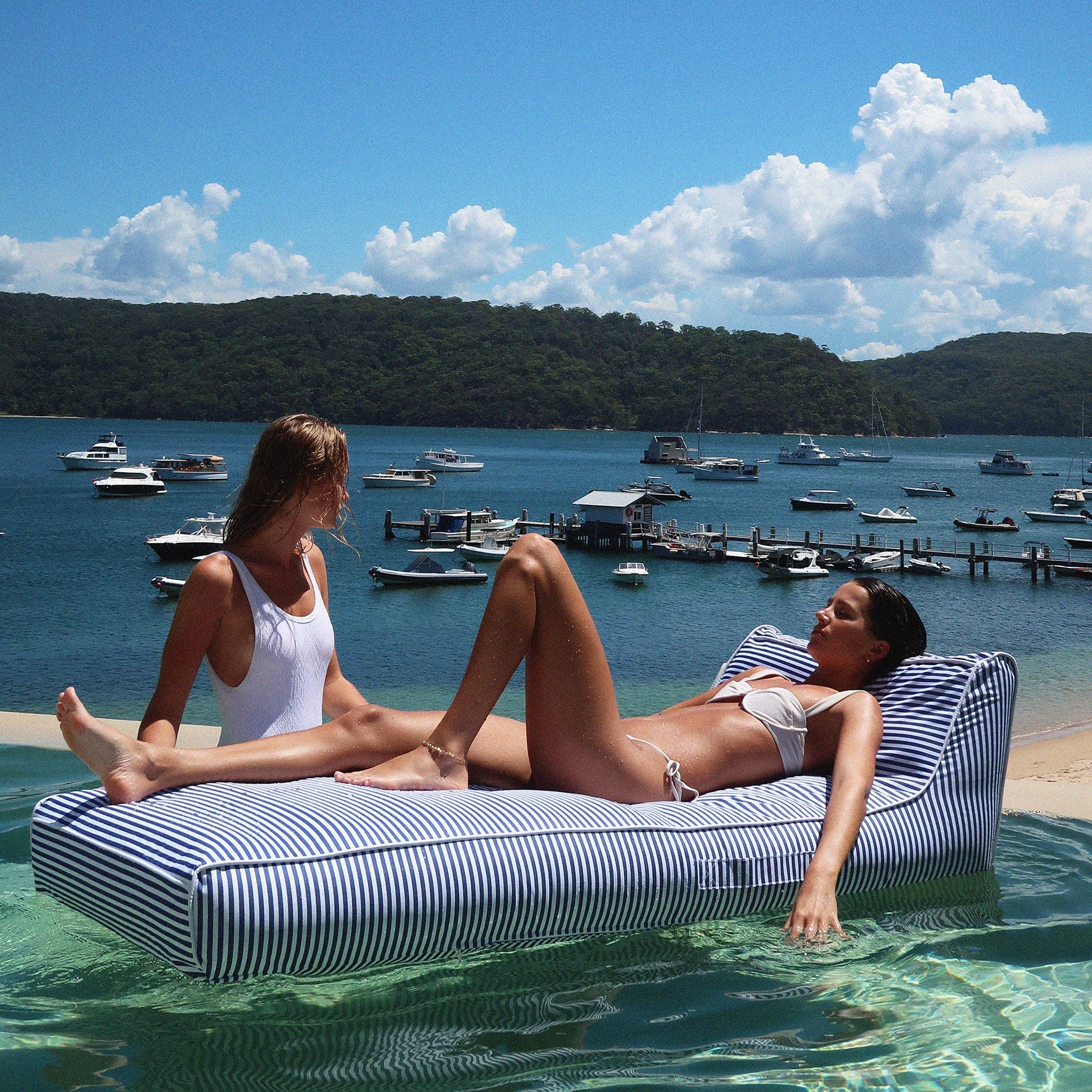 Luxe Lie-On Lounger - Le Weekend Navy