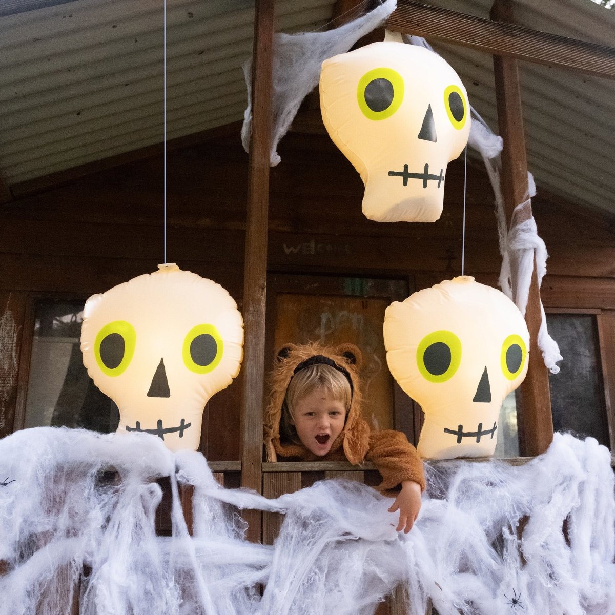 Inflatable Hanging Skulls Halloween Set