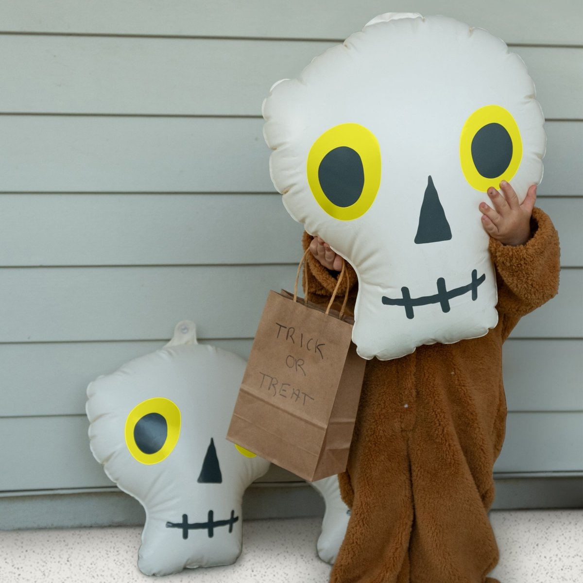 Inflatable Hanging Skulls Halloween Set