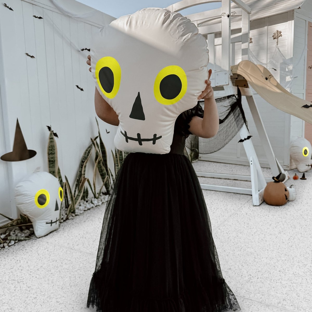 Inflatable Hanging Skulls Halloween Set